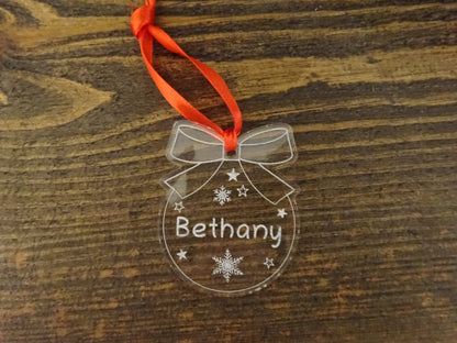 Circle and bow bauble engraved with any name, personalized Christmas tree ornament.