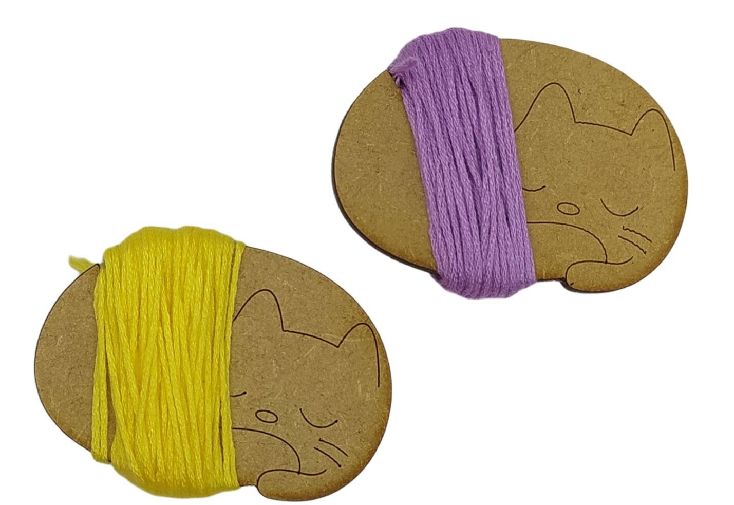 Sleeping Cat Design Bobbin – Wooden Cross Stitch and Embroidery Thread Holder with a small gap on the top left to secure your thread in place. Perfect for organising sewing and craft supplies