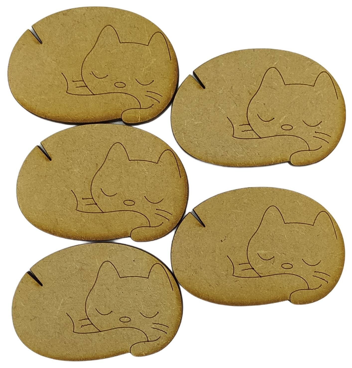 Sleeping Cat Design Bobbin – Wooden Cross Stitch and Embroidery Thread Holder with a small gap on the top left to secure your thread in place. Perfect for organising sewing and craft supplies