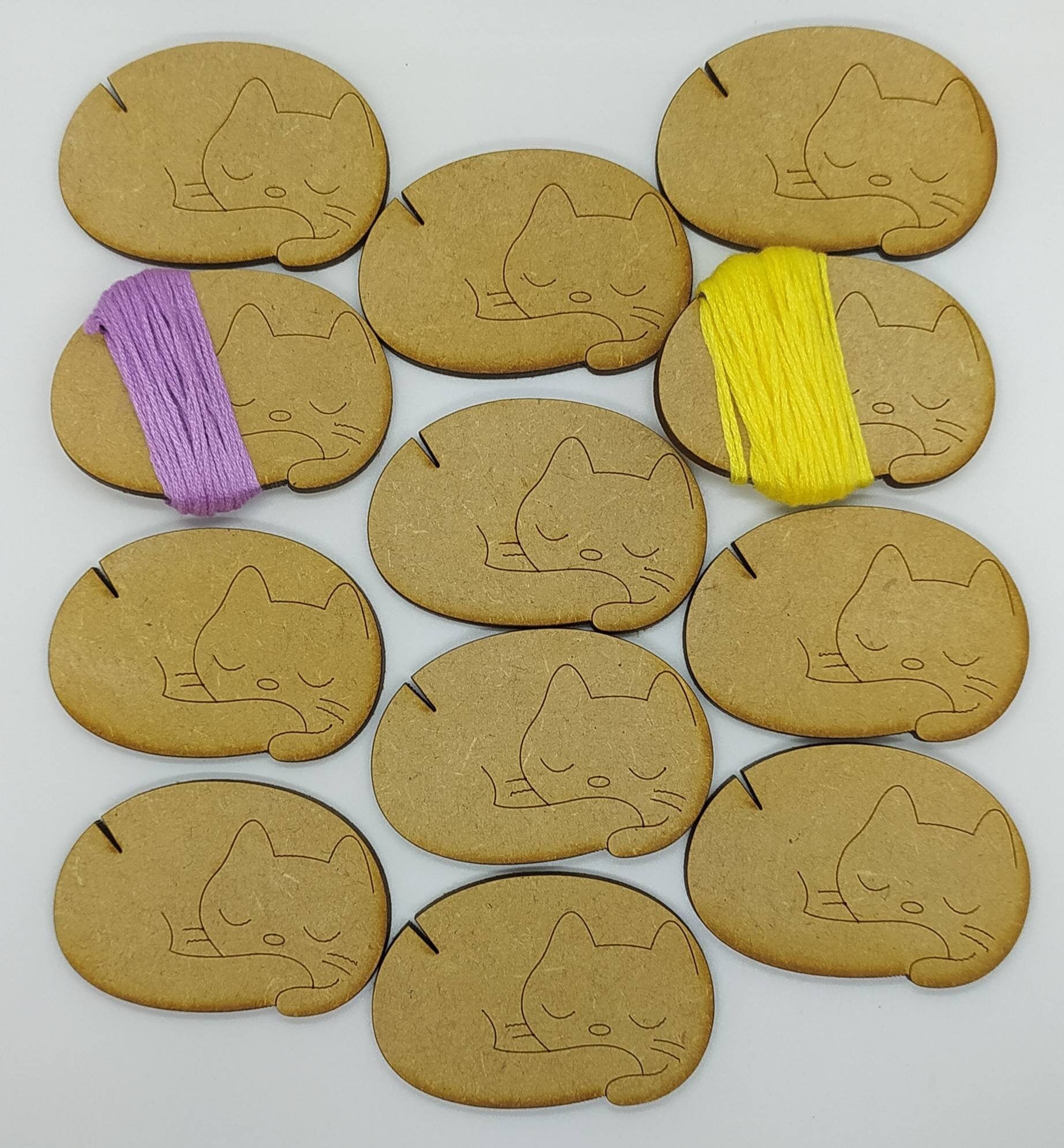 Sleeping Cat Design Bobbin – Wooden Cross Stitch and Embroidery Thread Holder with a small gap on the top left to secure your thread in place. Perfect for organising sewing and craft supplies