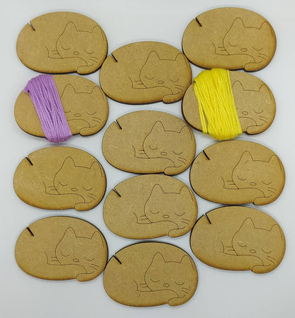 Sleeping Cat Design Bobbin – Wooden Cross Stitch and Embroidery Thread Holder with a small gap on the top left to secure your thread in place. Perfect for organising sewing and craft supplies