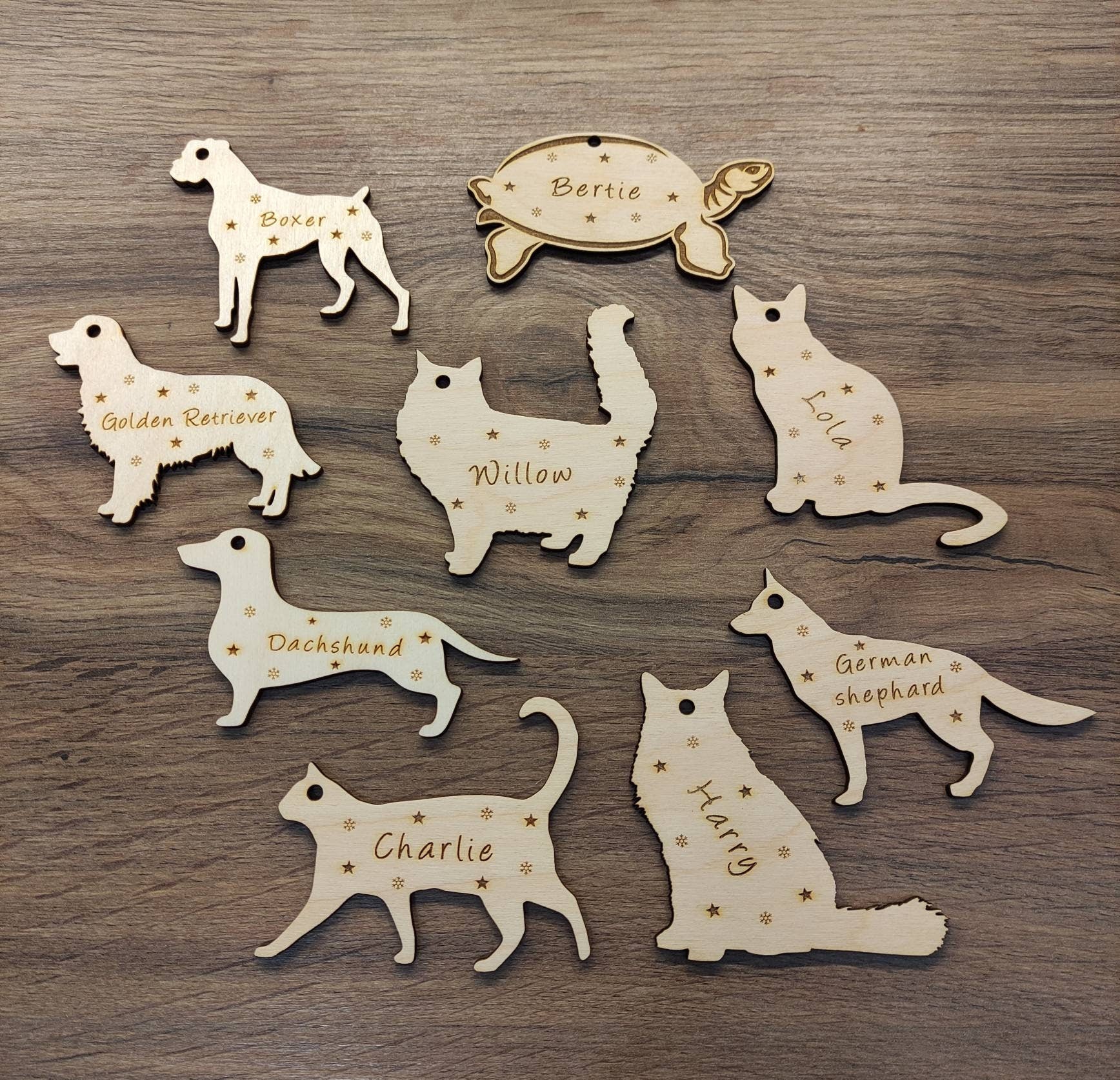 Personalised Christmas Cat Bauble with custom engraving, wooden holiday ornament for Christmas tree decoration