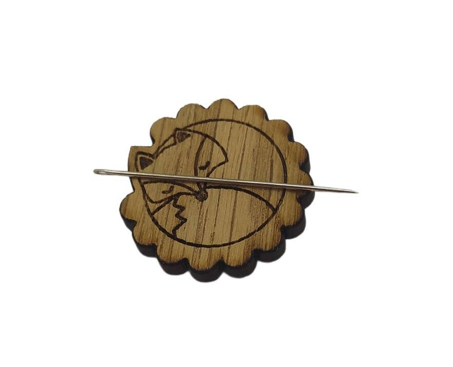 Fox Needle Minder with a strong magnet, designed to keep your needles organized while working on embroidery or cross stitch projects.