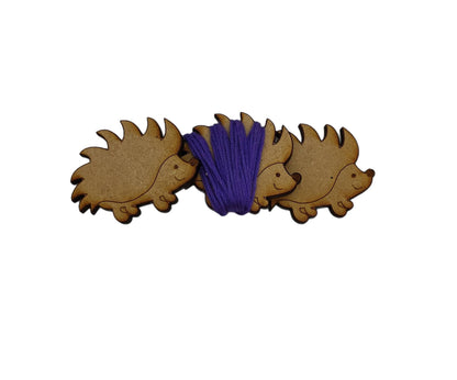 Hedgehog-shaped bobbin for keeping your thread tidy and organised.
