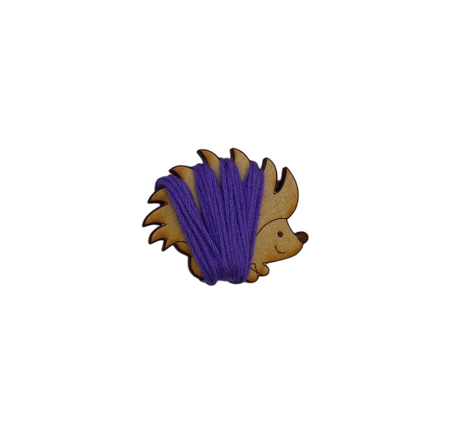 Hedgehog-shaped bobbin for keeping your thread tidy and organised.