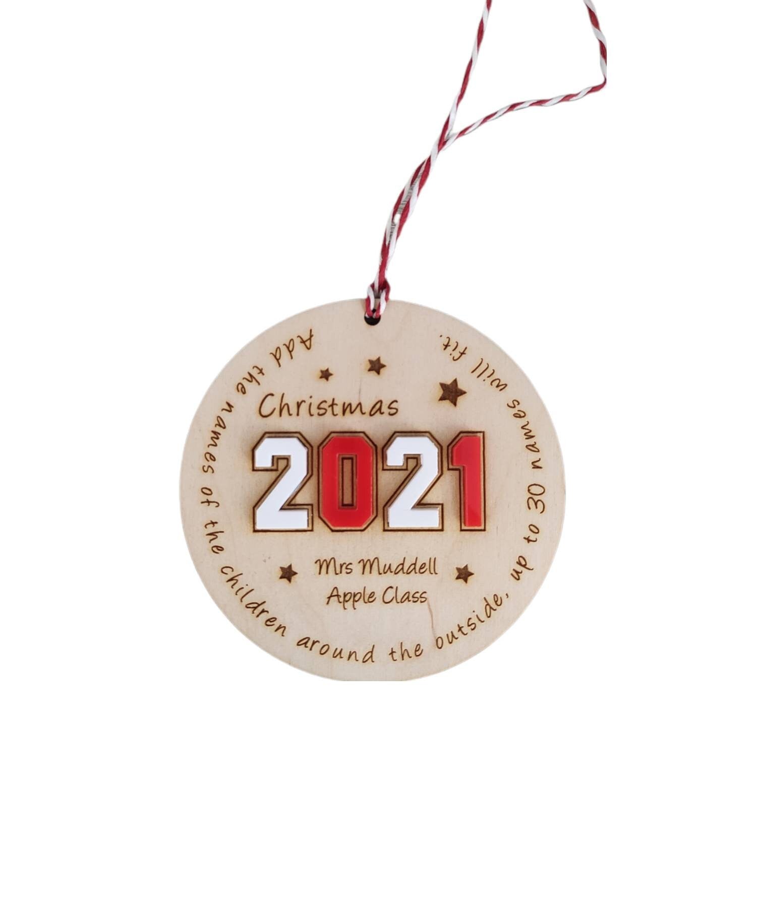 Personalised Wooden Keepsake Circle Ornament – Engraved Teacher and Class Name with Children's Names Around Edge, Bold Coloured Acrylic Year in Centre, Unique Class Christmas Gift