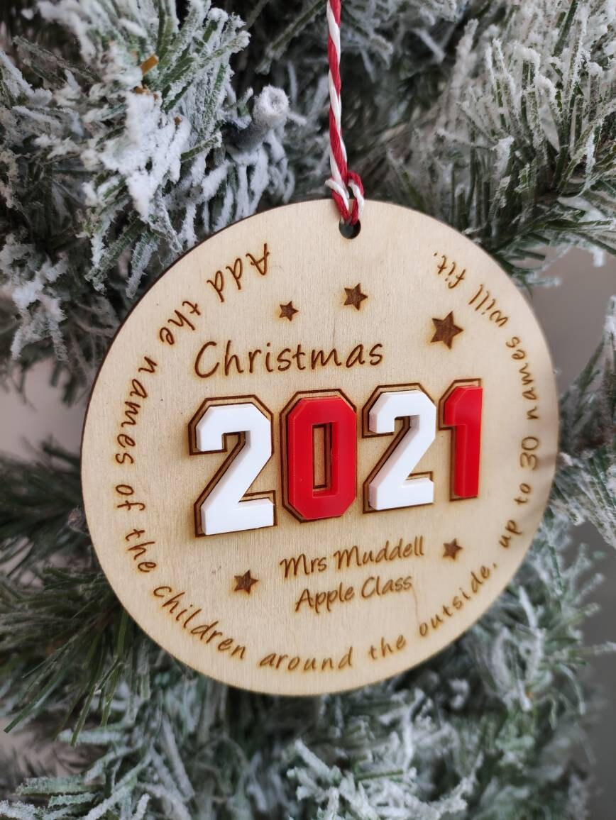 Personalised Wooden Keepsake Circle Ornament – Engraved Teacher and Class Name with Children's Names Around Edge, Bold Coloured Acrylic Year in Centre, Unique Class Christmas Gift
